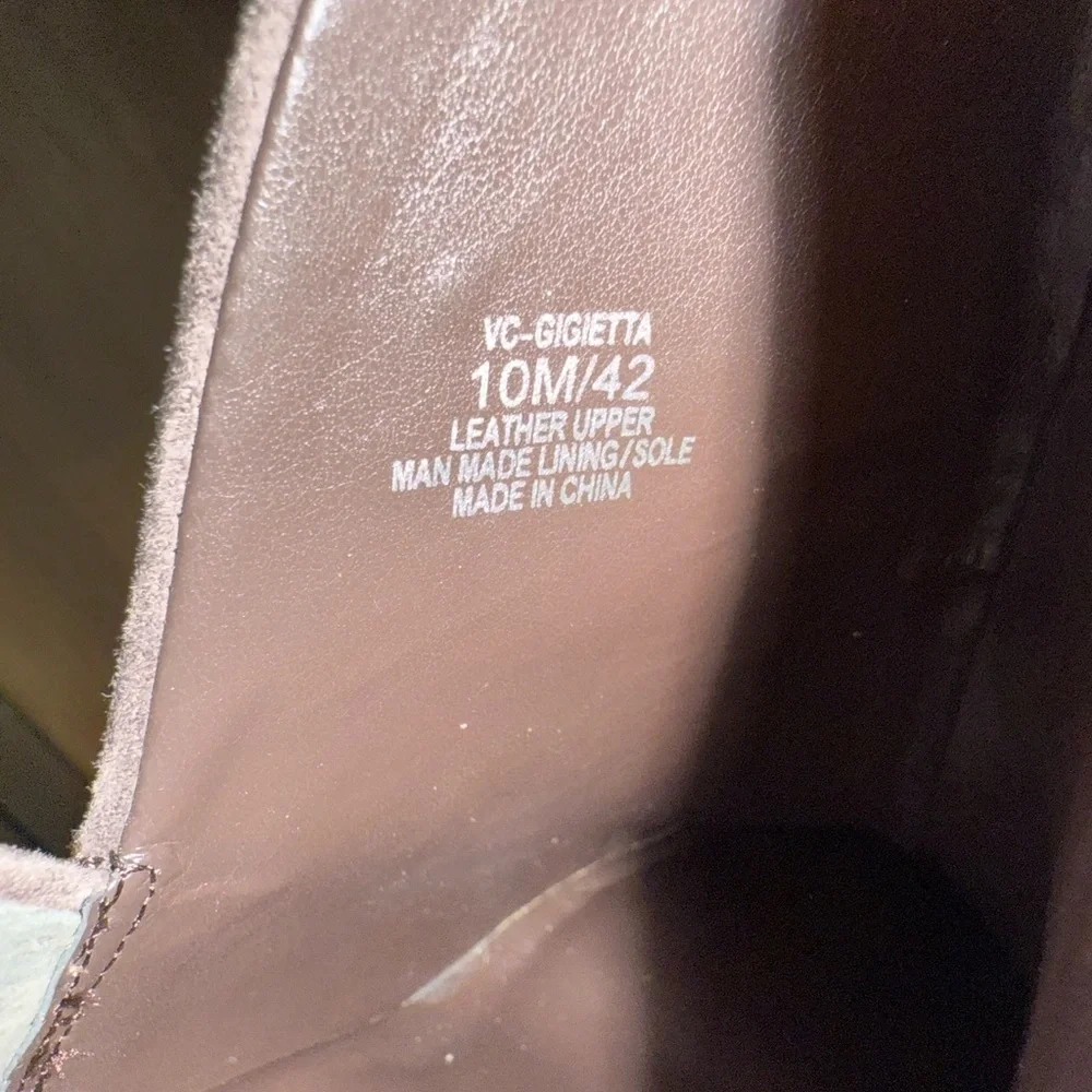 New without Box Vince Camuto Gigietta Chocolate Brown Suede Ankle Boots size 10